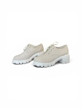 Women's Chunky Lace-Up Heeled Oxfords in Light Taupe